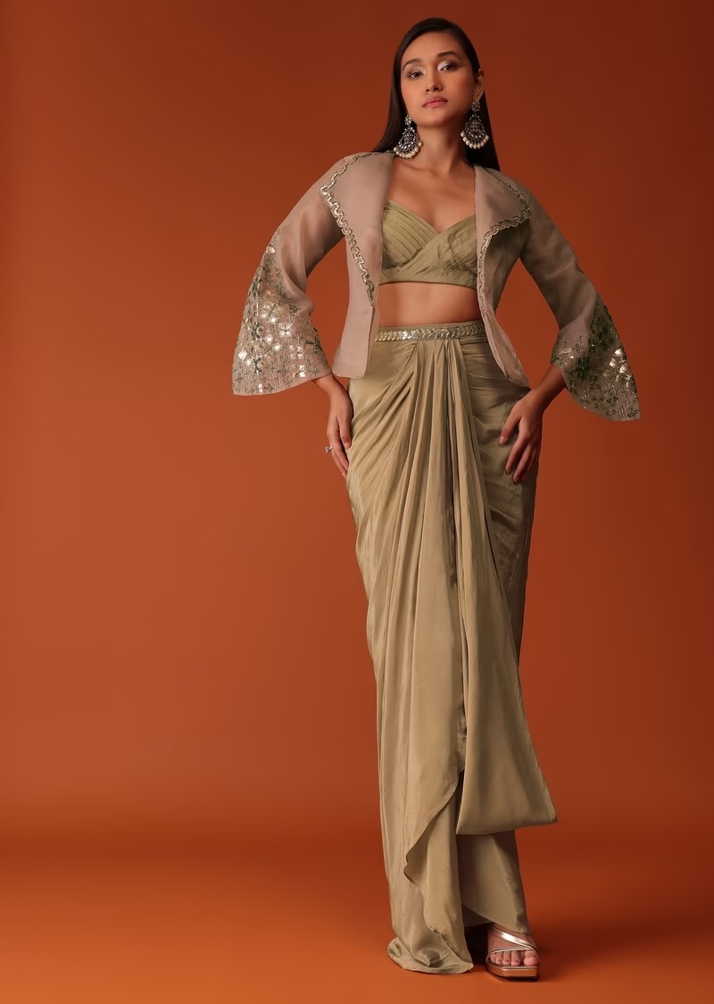 Best Traditional Outfit Tips for Trendy Looks